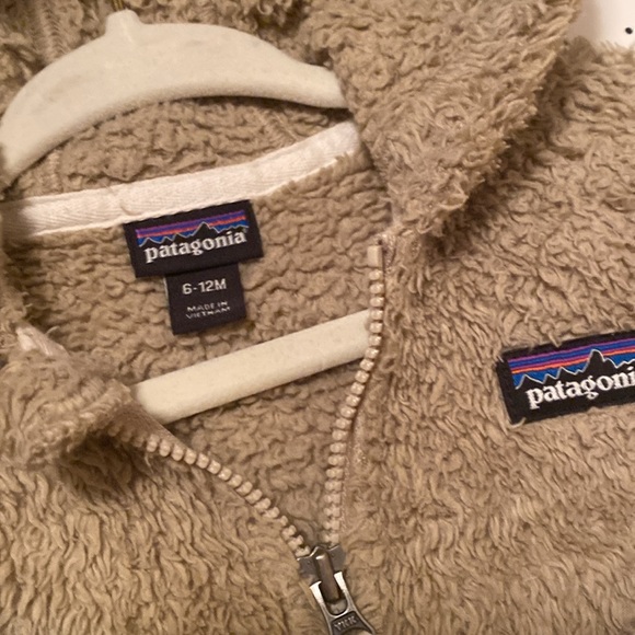 Patagonia baby Furry Friends hoodie - Picture 2 of 10